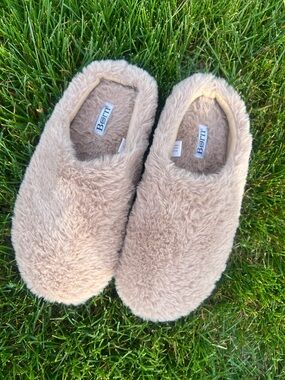 Born Plush Faux-Fur Slip-On Slippers in Light Beige